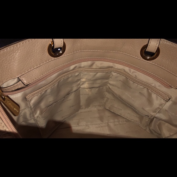 Michael Kors Tote - Picture 5 of 8